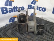 Кронштейн амортизатора левый