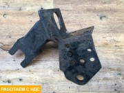 Кронштейн переднего бампера правый